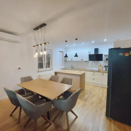 Apartment Konfidenca *