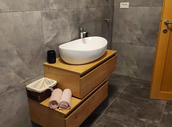 Konfidenca アパート